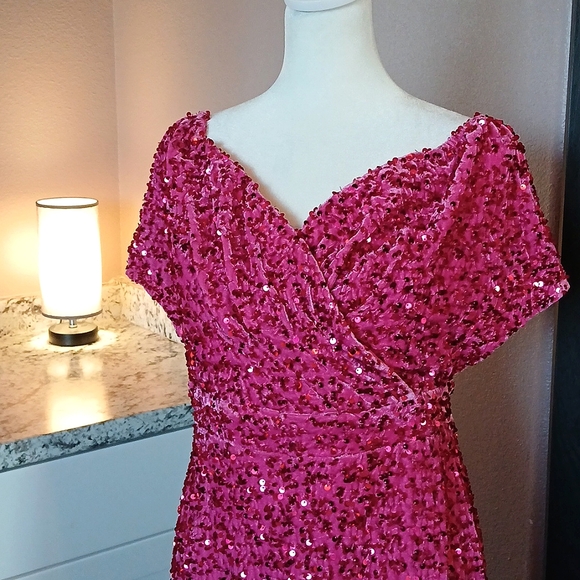 Stunning NWT bright pink sequin cocktail dress size 12 by BooHoo - Picture 2 of 8